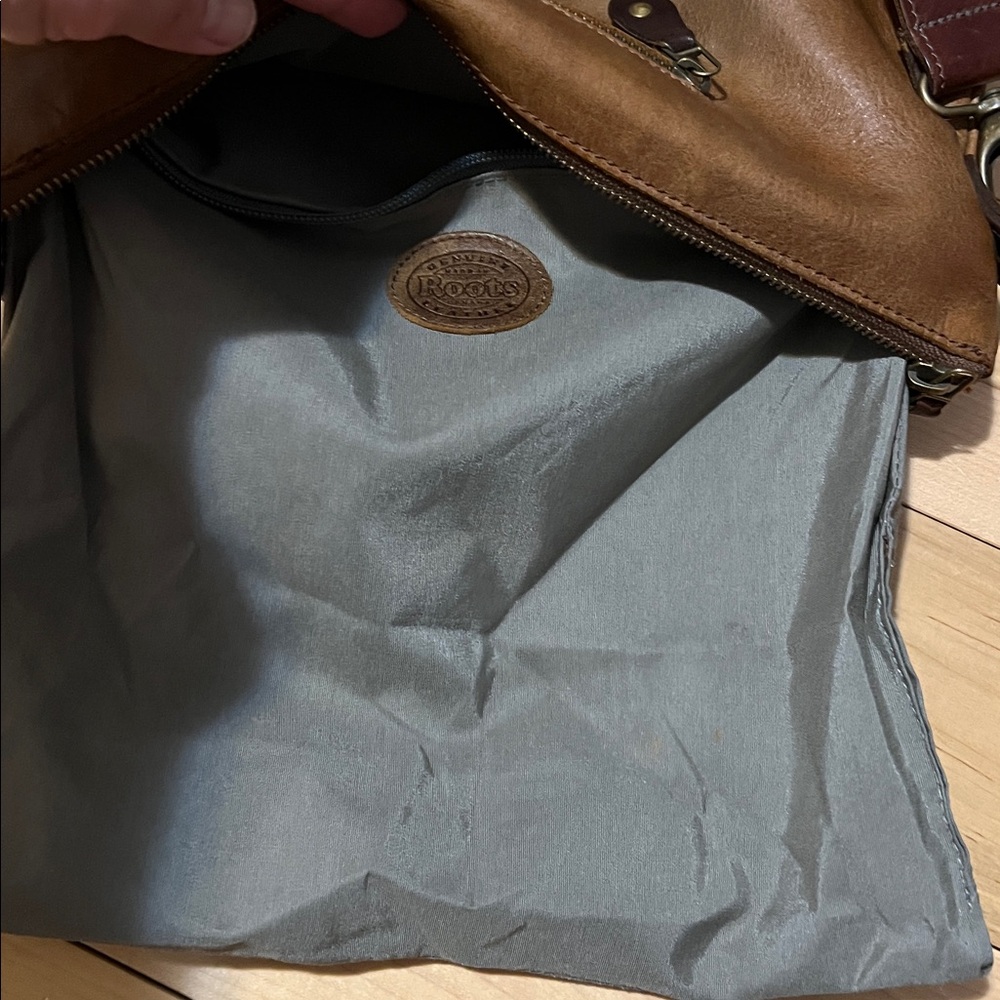 Roots Brown Leather Small Messenger Bag - Picture 10 of 17